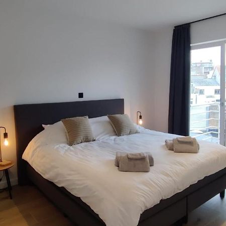 Luxueus, Ruim Appartement Op 350M Van Het Strand Ostend Exterior photo